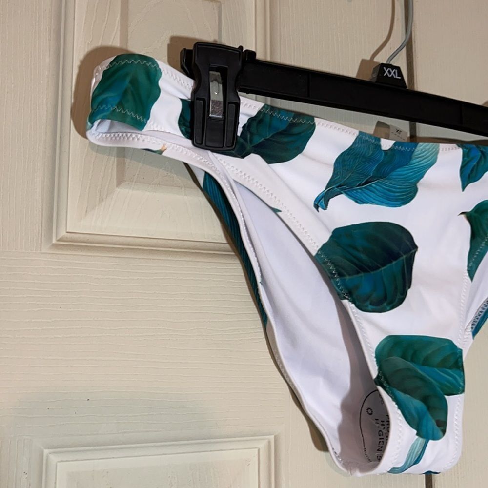 Cupshe High Leg Leaf Print Cheeky Bikini Bottoms ONLY XL NWOT - Picture 3 of 12